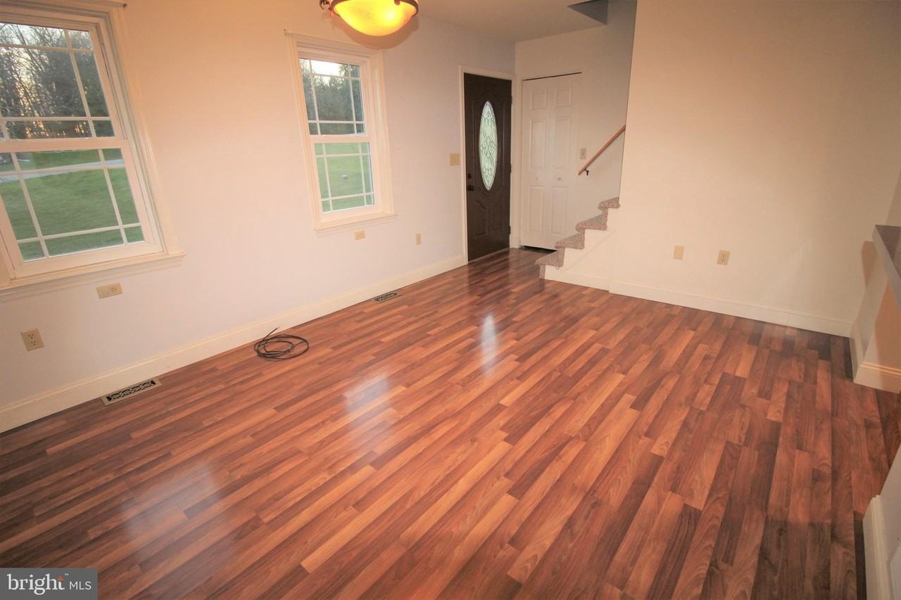 13 Ann Pl - Photo 2 of 18