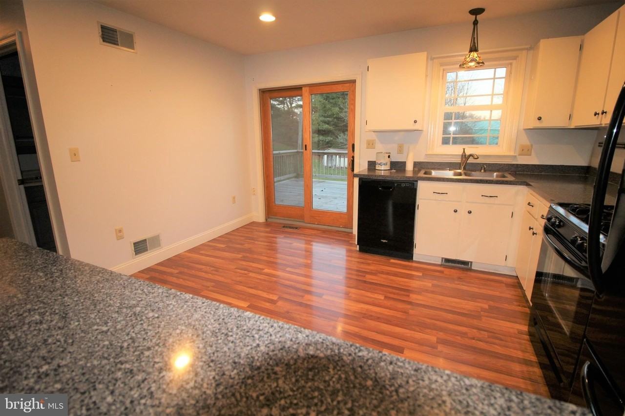 13 Ann Pl - Photo 6 of 18