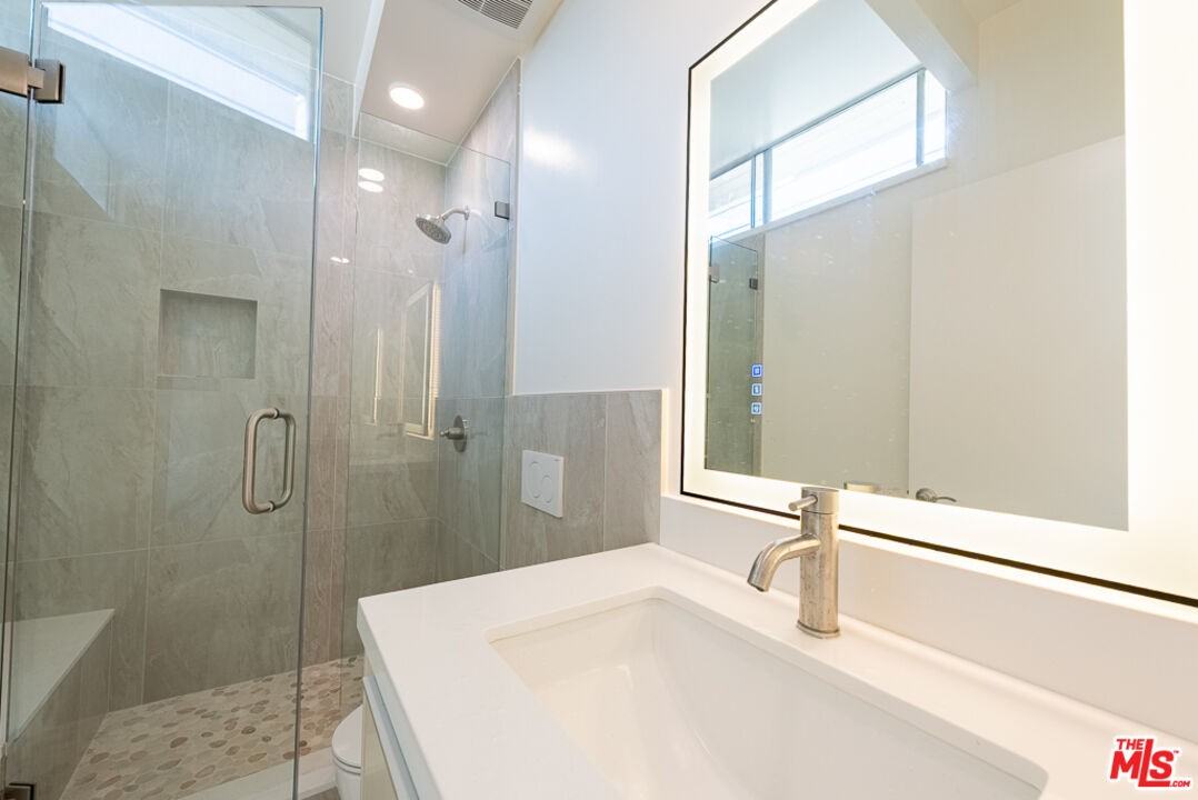 7275 Birdview Ave - Photo 4 of 8