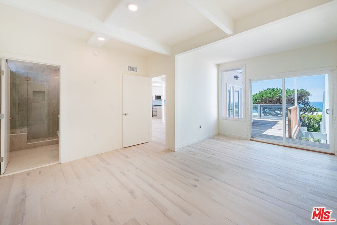 7275 Birdview Ave - Photo 6 of 8