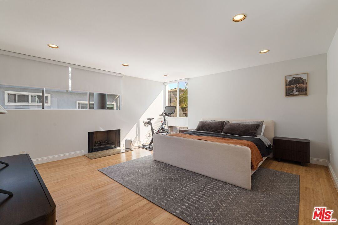 11925 Goshen Ave #4 - Photo 4 of 8