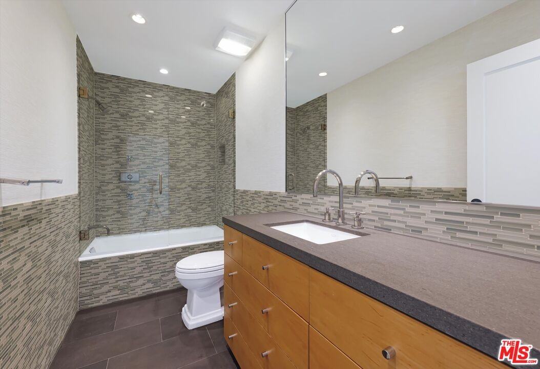 6789 Shearwater Ln - Photo 6 of 8