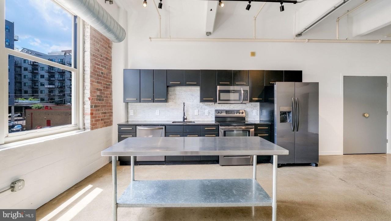 444 N 4th St #208 - Photo 4 of 31