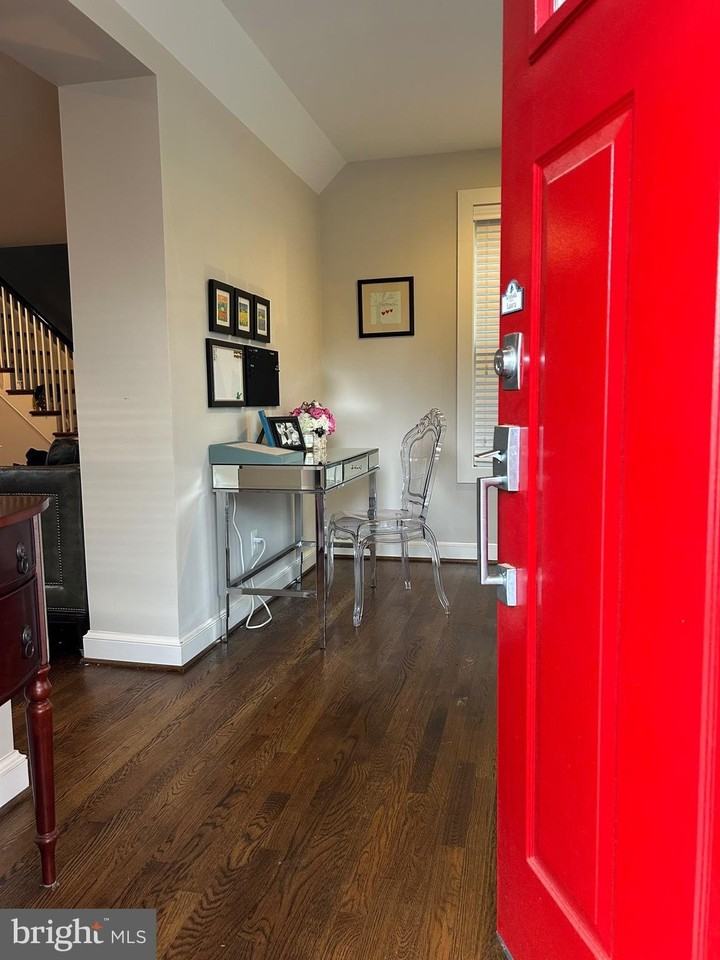 5313 2nd St N - Photo 3 of 21