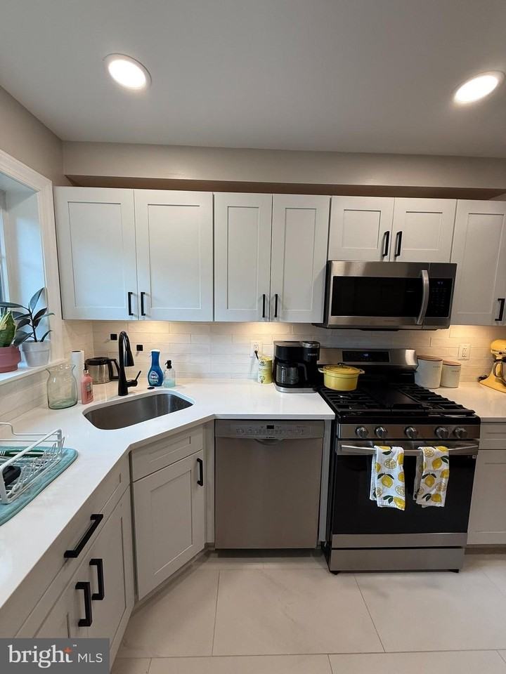 3771 Gunston Rd - Photo 2 of 16