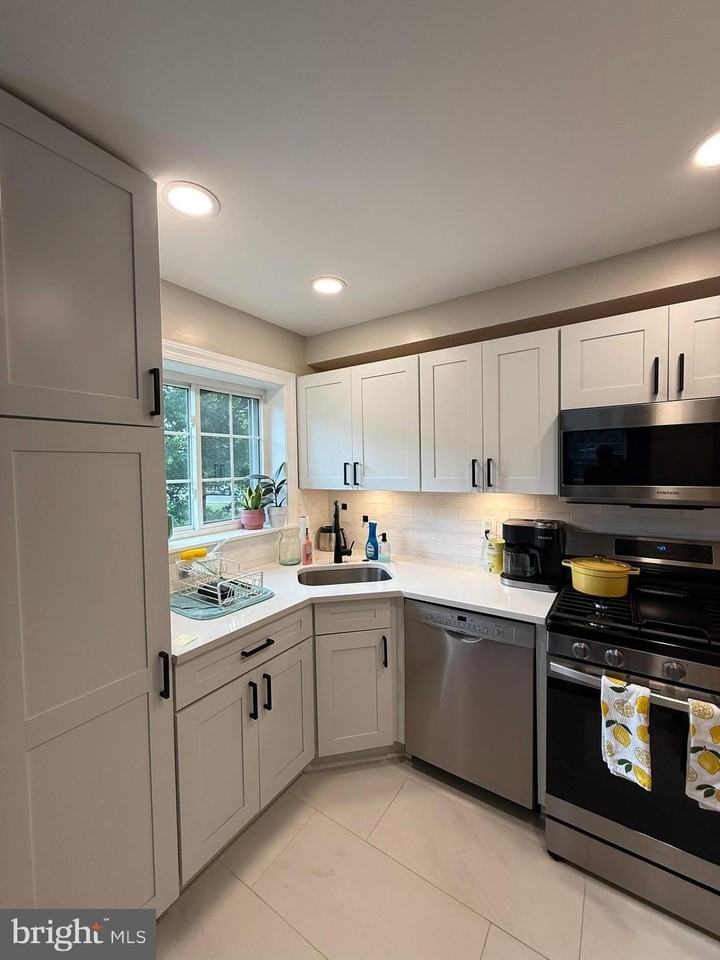 3771 Gunston Rd - Photo 6 of 16