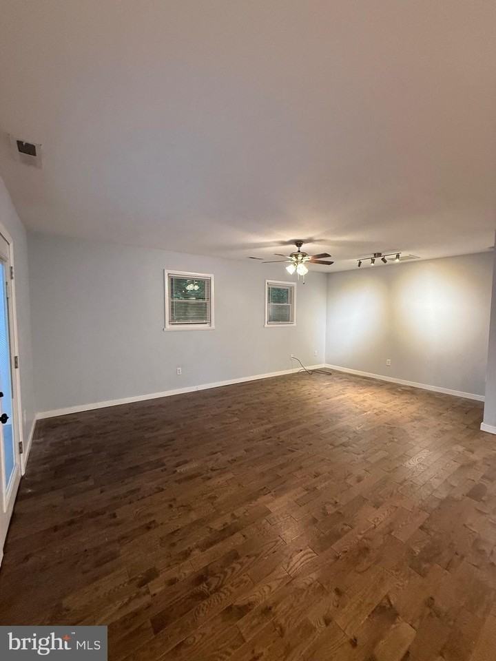 231 Lake Caroline Dr - Photo 5 of 20