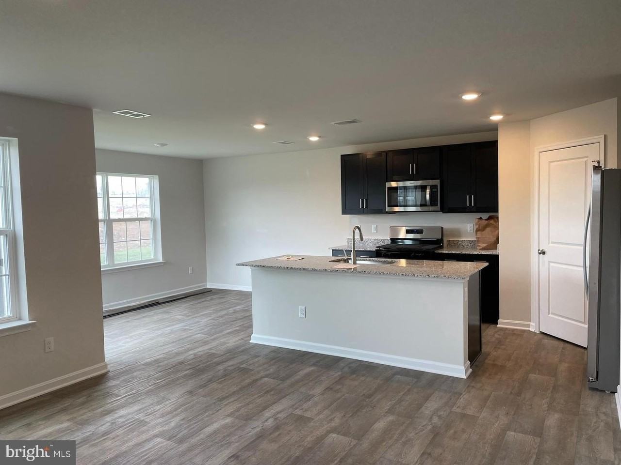 149 Schyrock Dr - Photo 2 of 7
