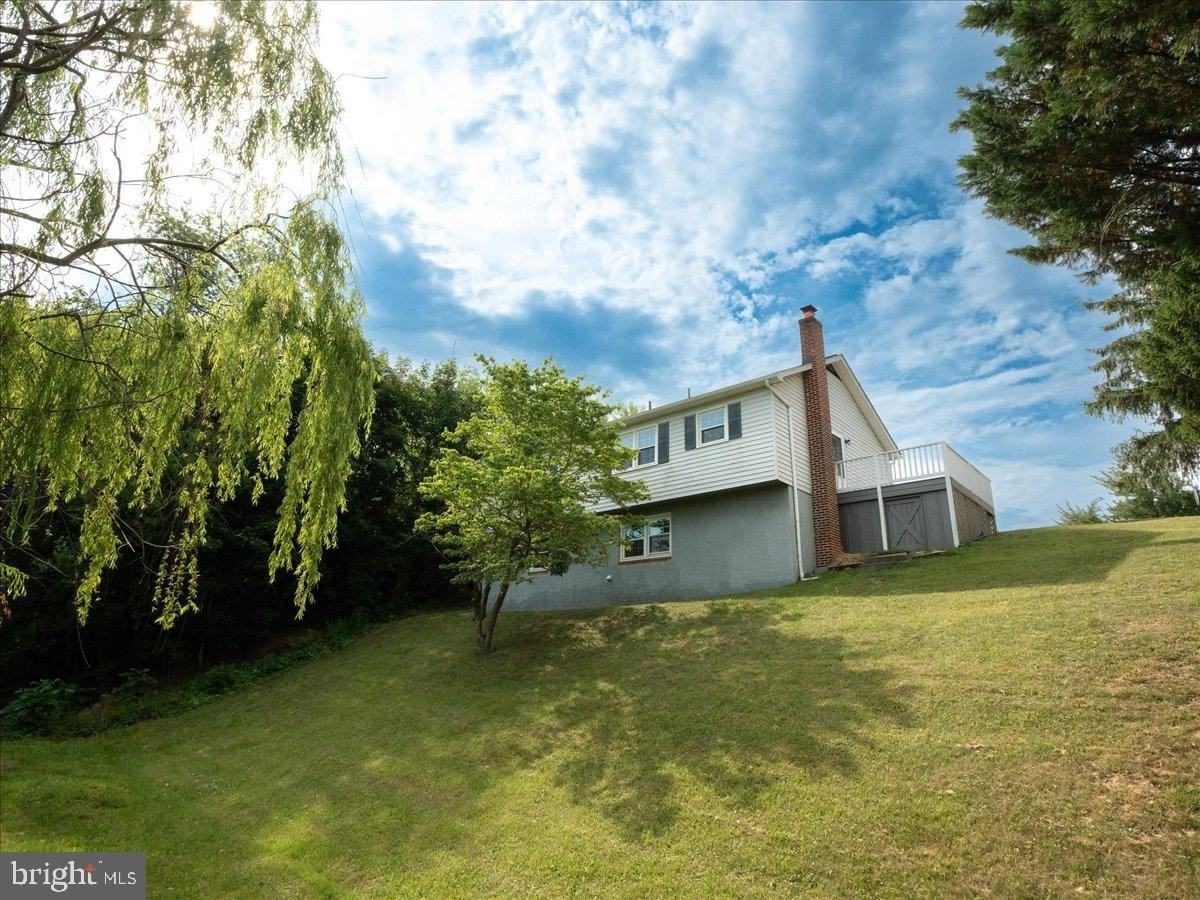 102 Linwood Ct - Photo 3 of 50