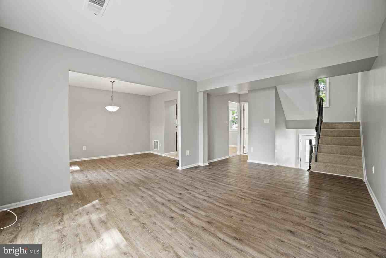 9328 Humphries Dr - Photo 3 of 20