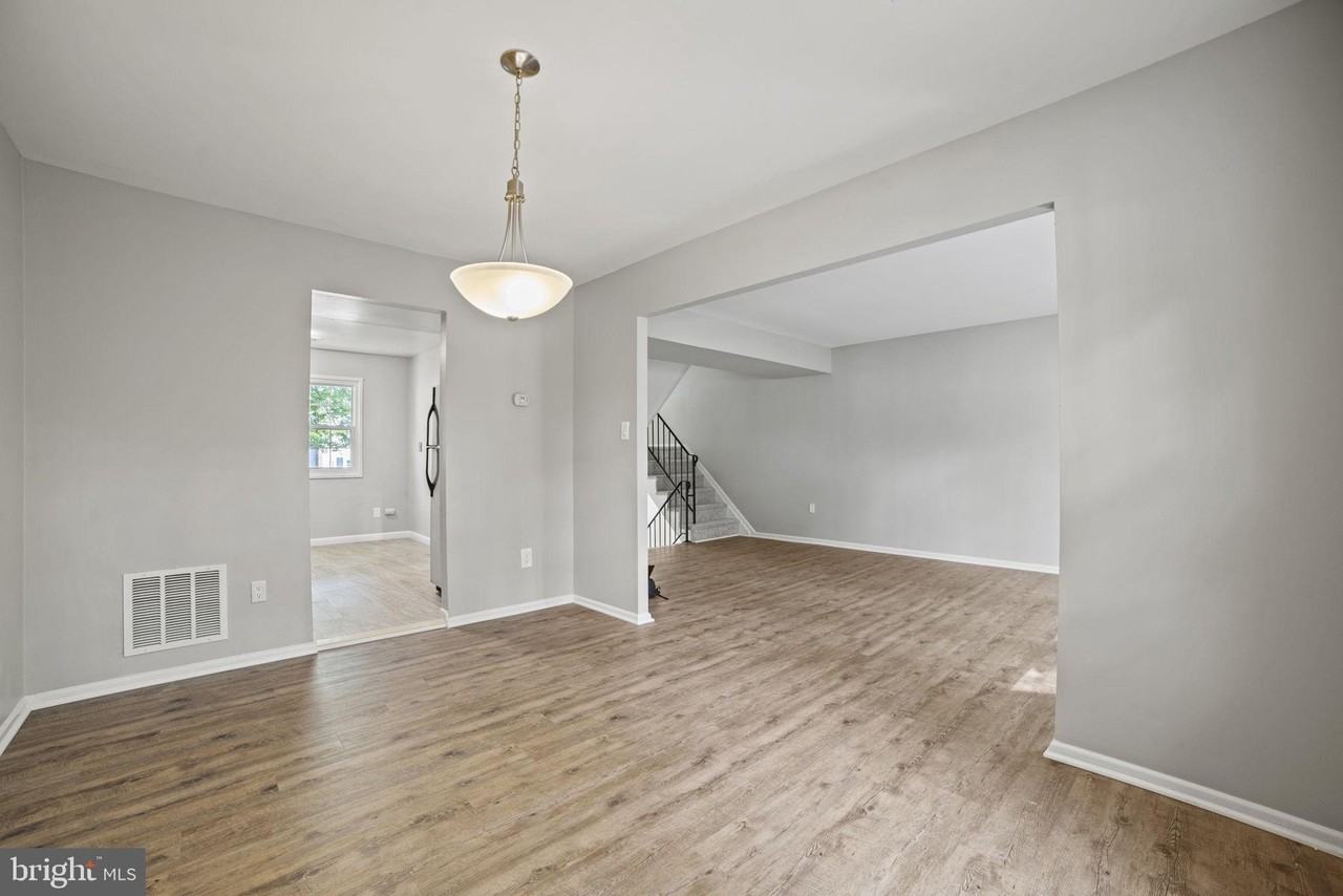 9328 Humphries Dr - Photo 4 of 20