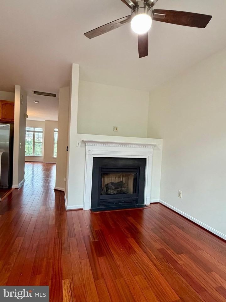 44221 Suscon Sq - Photo 6 of 31