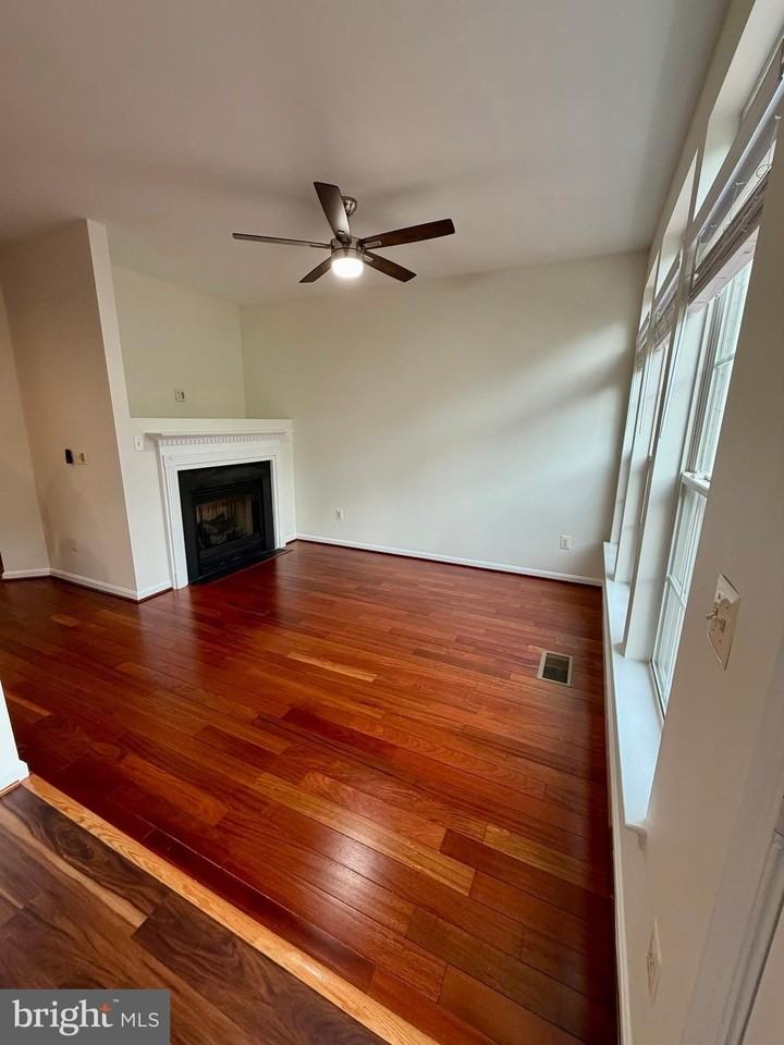 44221 Suscon Sq - Photo 7 of 31