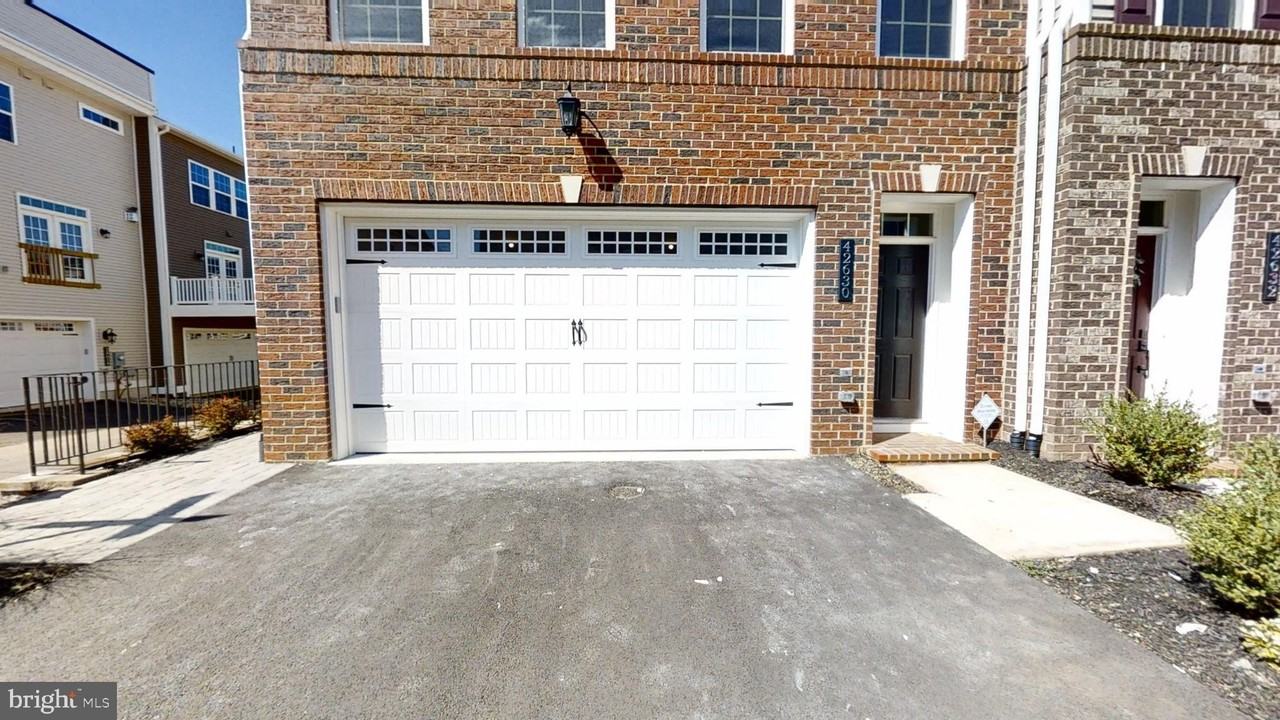 42630 Harlow Meadows Ter - Photo 2 of 43