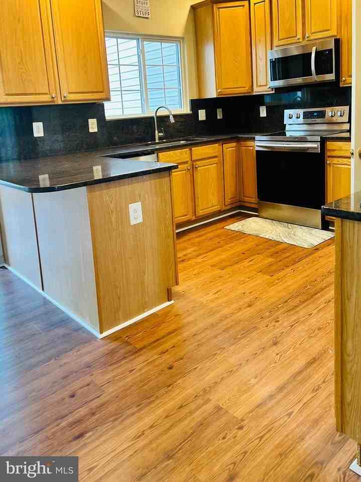 12327 Malvern Way - Photo 2 of 13