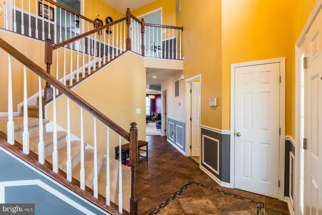 16397 Topsail Ln - Photo 4 of 34