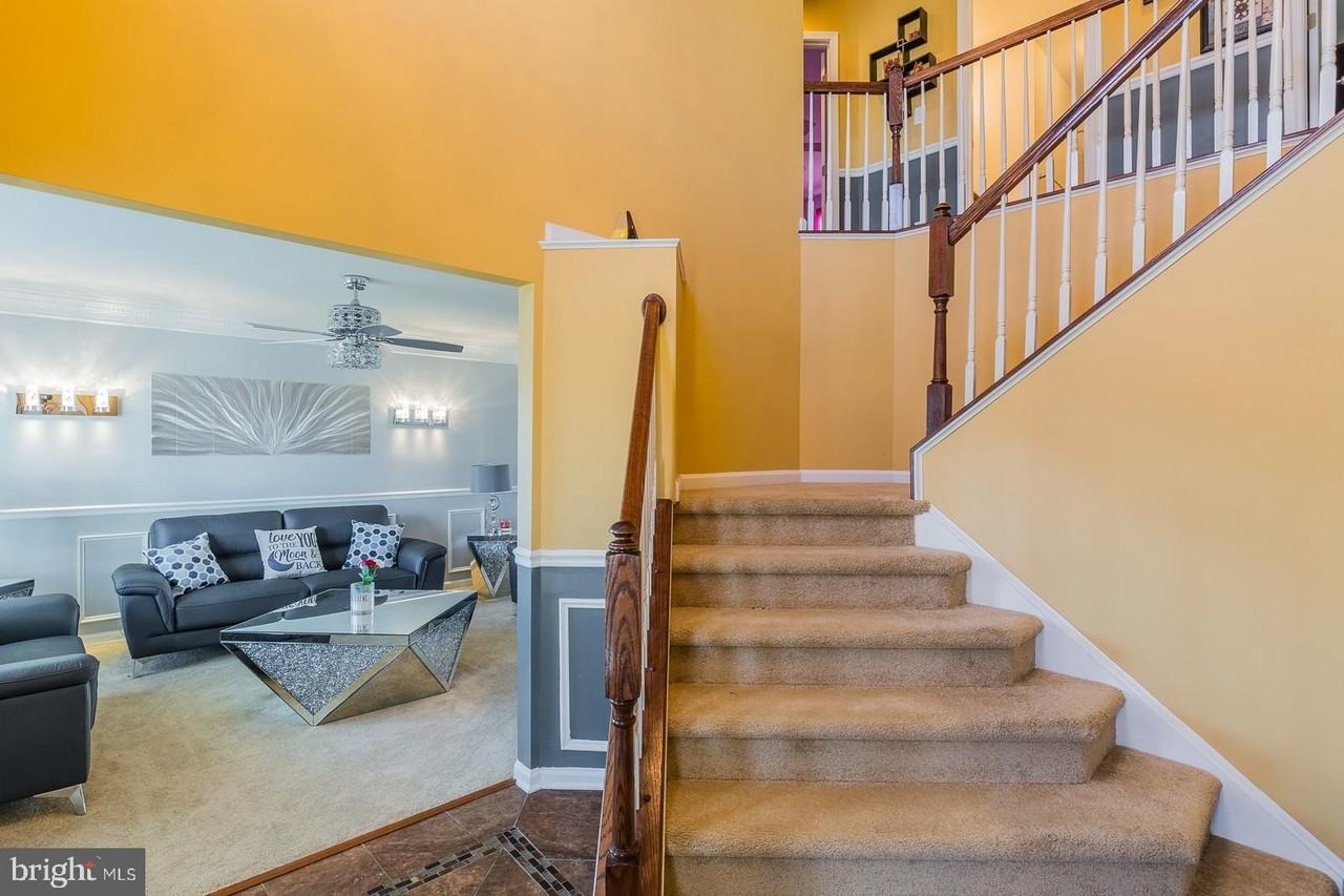 16397 Topsail Ln - Photo 5 of 34