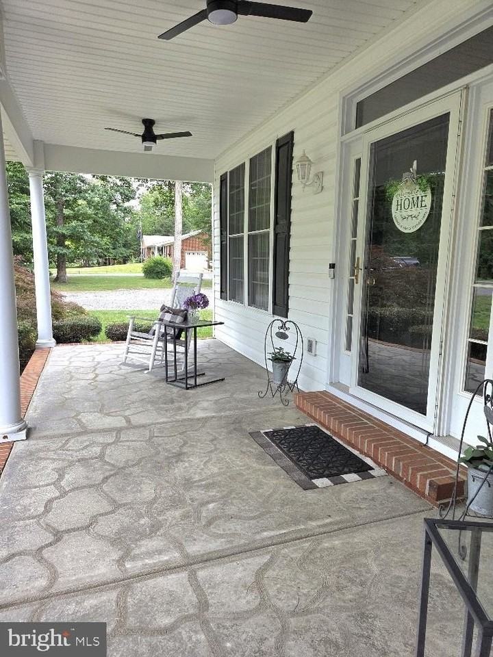 4952 Lansdowne Rd - Photo 2 of 32