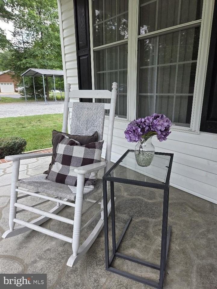 4952 Lansdowne Rd - Photo 3 of 32