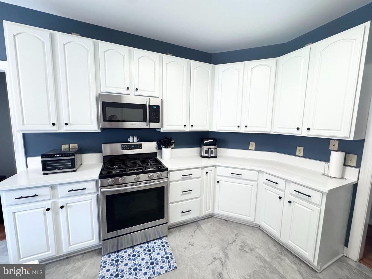 4952 Lansdowne Rd - Photo 5 of 32