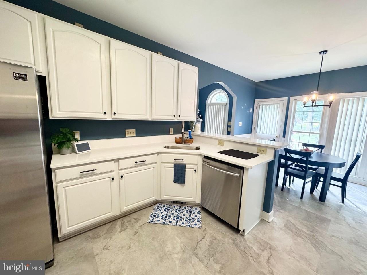 4952 Lansdowne Rd - Photo 6 of 32