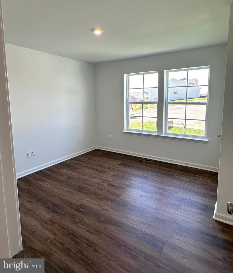 151 CAPULET Court - Photo 4 of 22