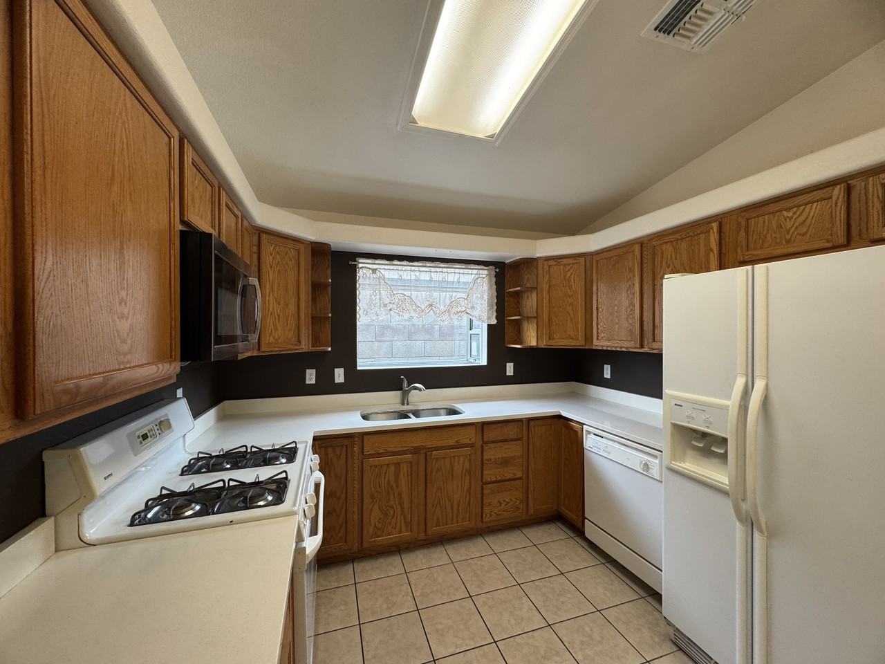 3719 N Roosevelt St #1 - Photo 3 of 10
