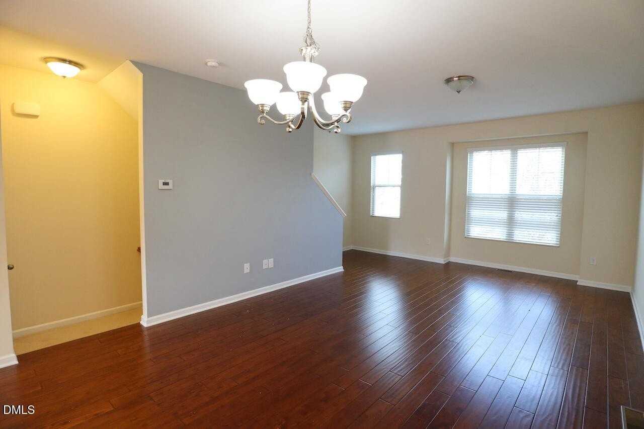 1517 Crafton Way - Photo 4 of 27