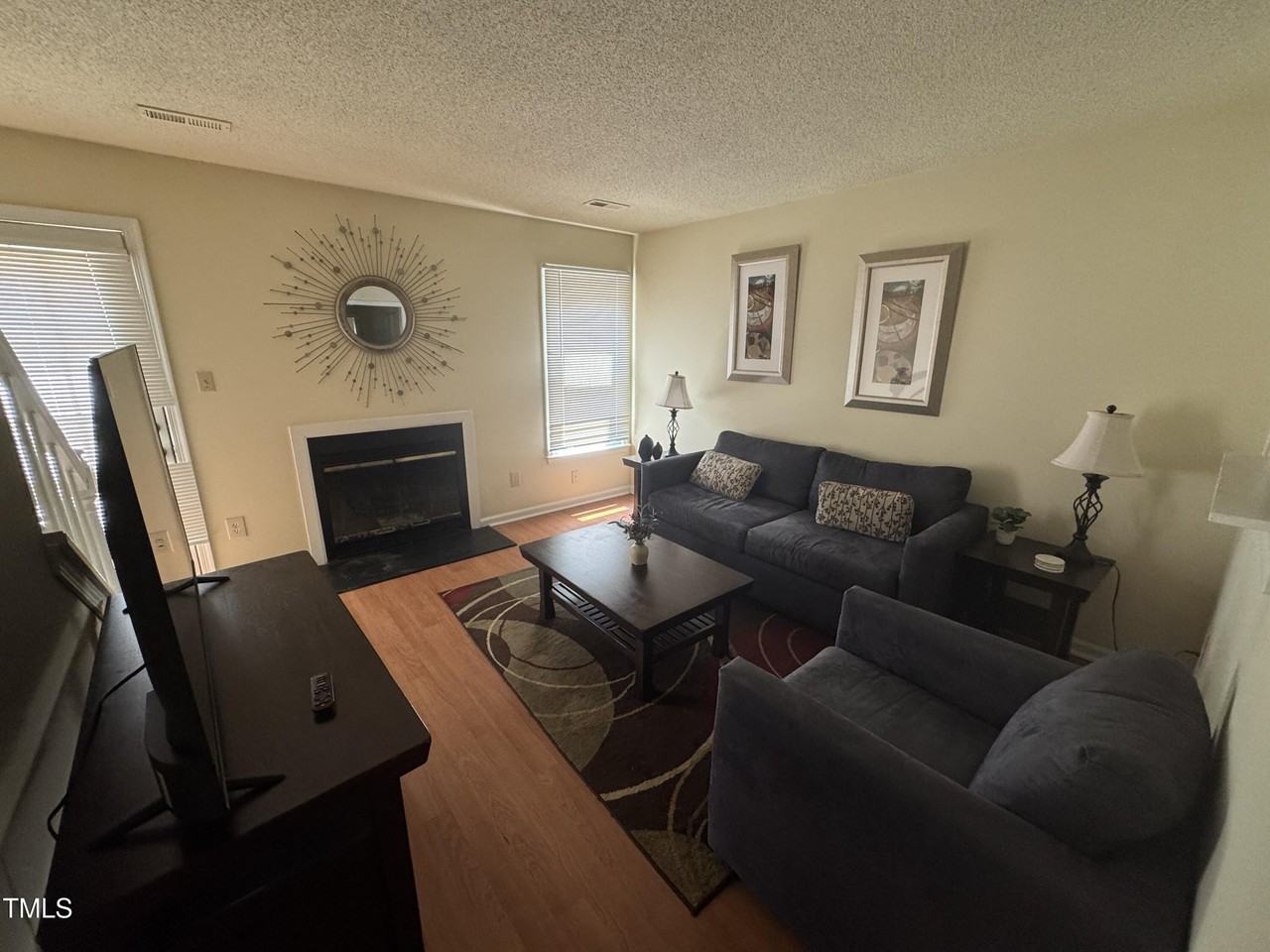 863 Dalewood Dr - Photo 3 of 9
