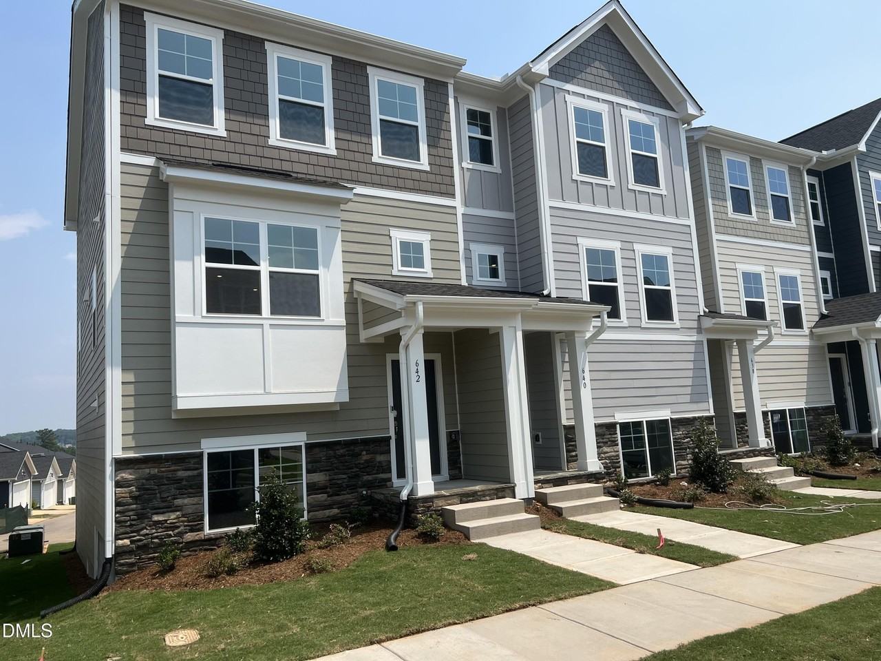 642 Gimari Dr - Photo 2 of 44