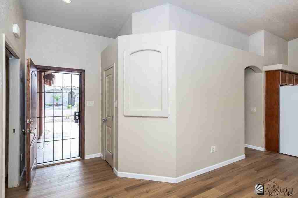11592 E 27th St - Photo 2 of 26