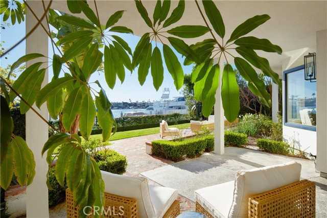 2572 Bayshore Dr - Photo 6 of 8