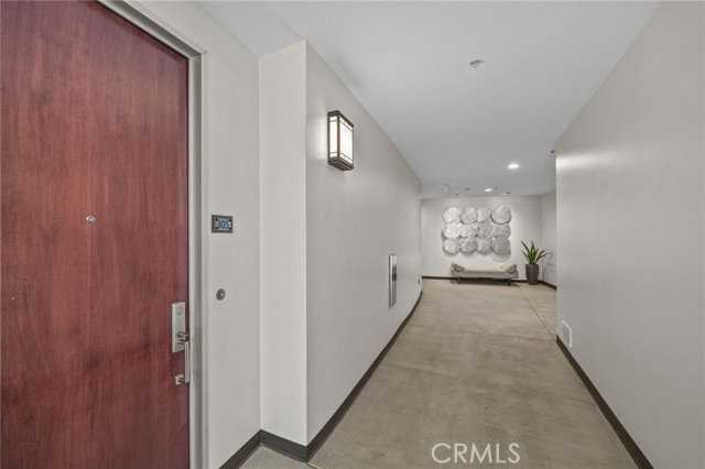 402 Rockefeller #305 - Photo 3 of 8