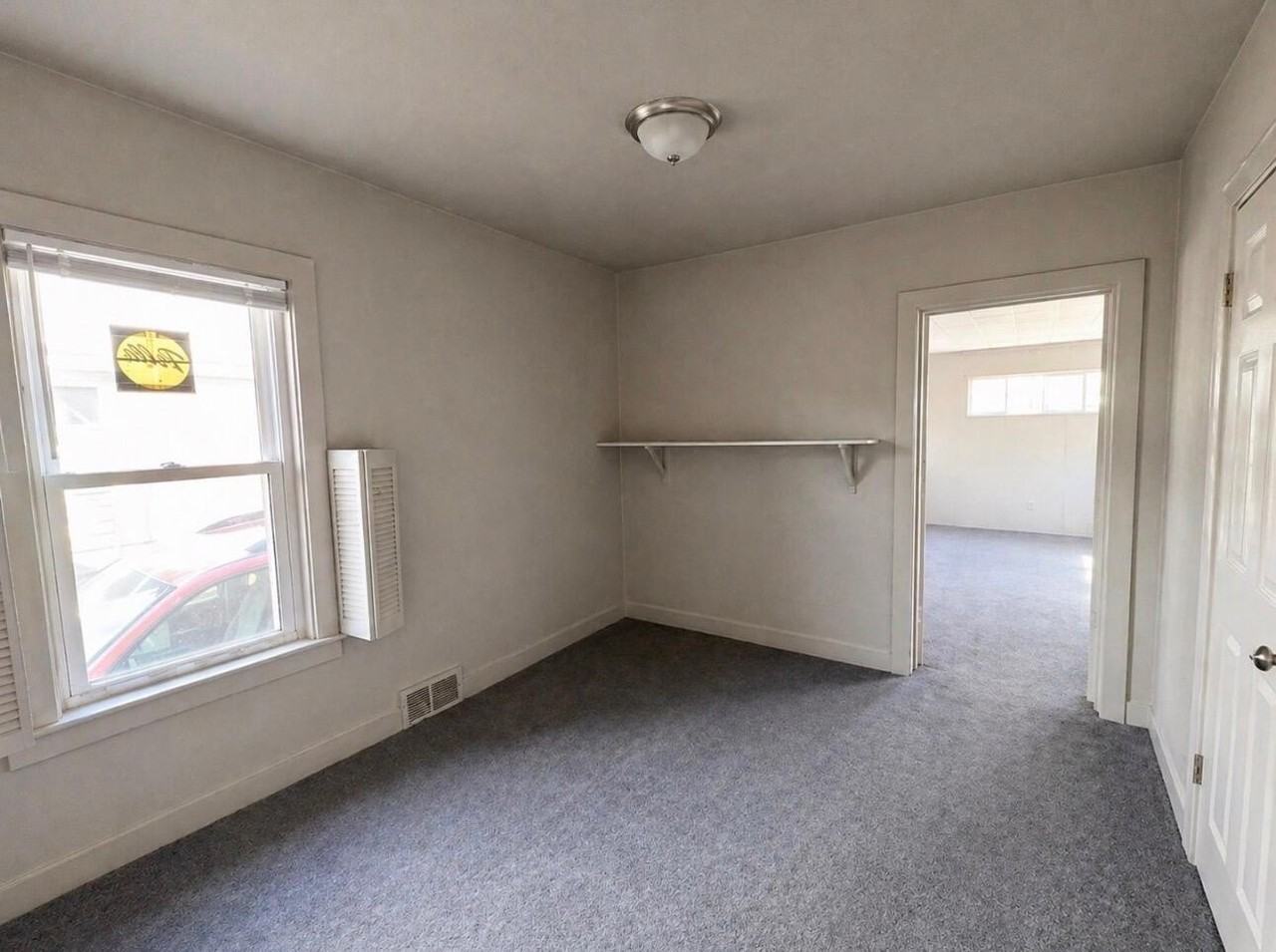 5856 Barrett St - Photo 2 of 9