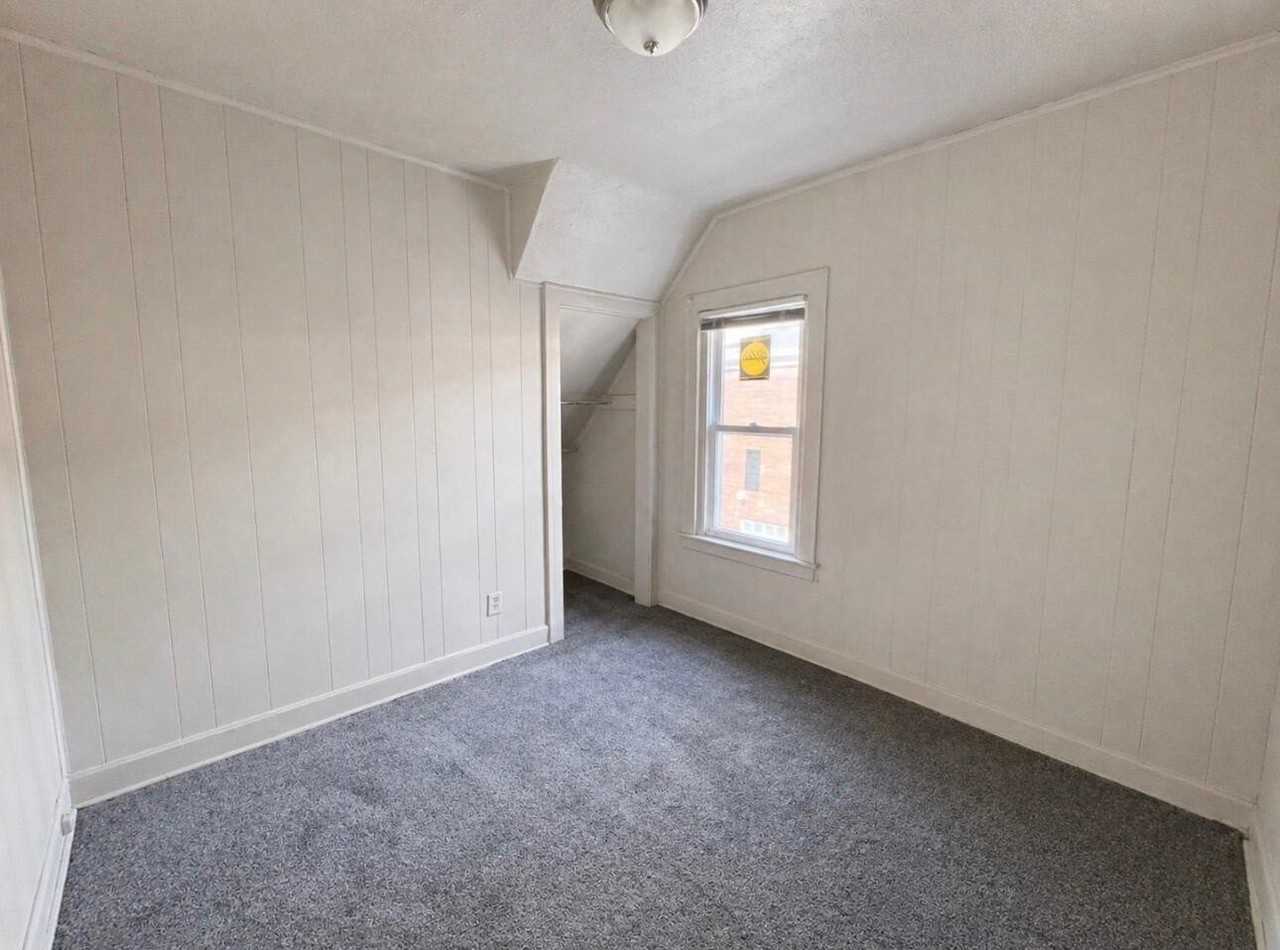 5856 Barrett St - Photo 3 of 9