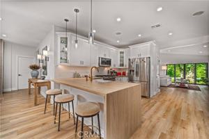featured image of 21327 Providencia St