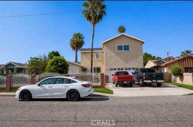 8412 Noble Ave - Photo 2 of 8