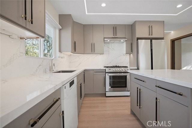 1239 N Reese Pl - Photo 3 of 8