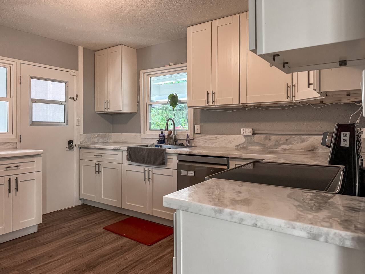3238 Alani Dr #1 - Photo 3 of 30