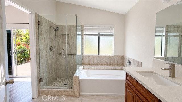19178 Bel Air Dr - Photo 3 of 8