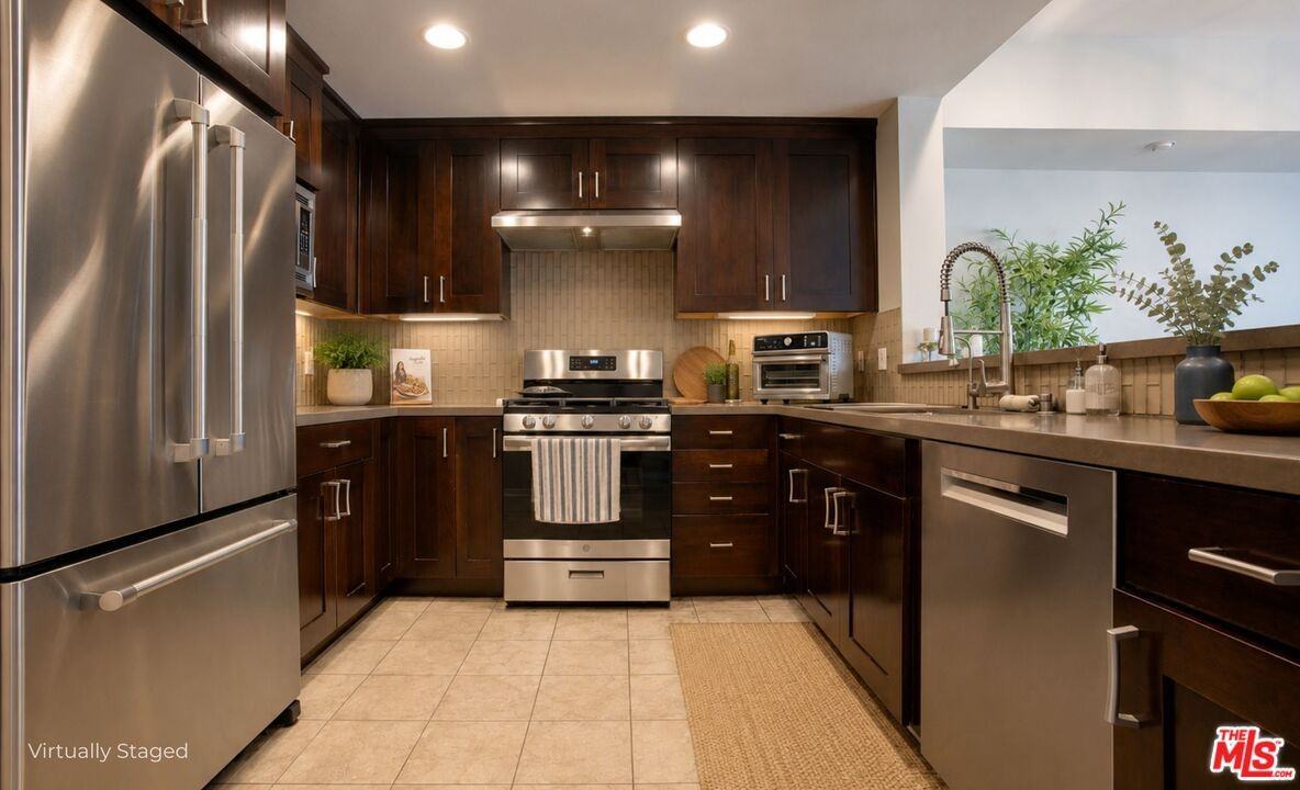 1430 S Beverly Glen Blvd #303 - Photo 4 of 8
