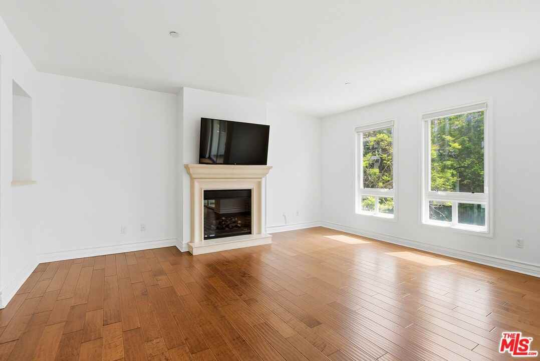 325 Arnaz Dr #201 - Photo 2 of 7
