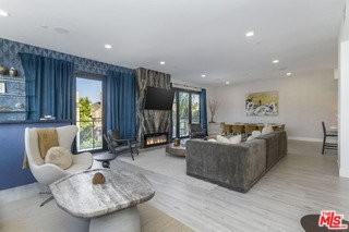 137 N Doheny Dr #3 - Photo 2 of 8