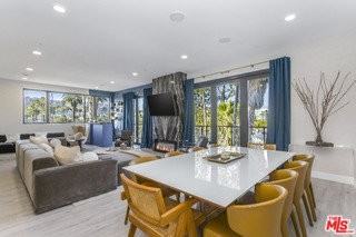 137 N Doheny Dr #3 - Photo 6 of 8