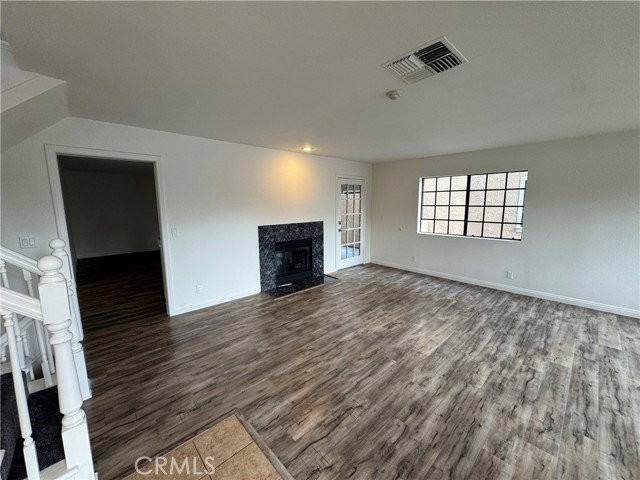524 Avenue A #A - Photo 4 of 8