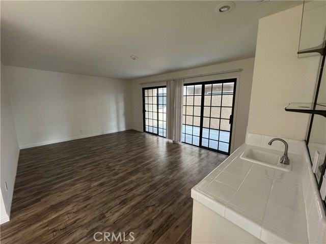 524 Avenue A #A - Photo 6 of 8
