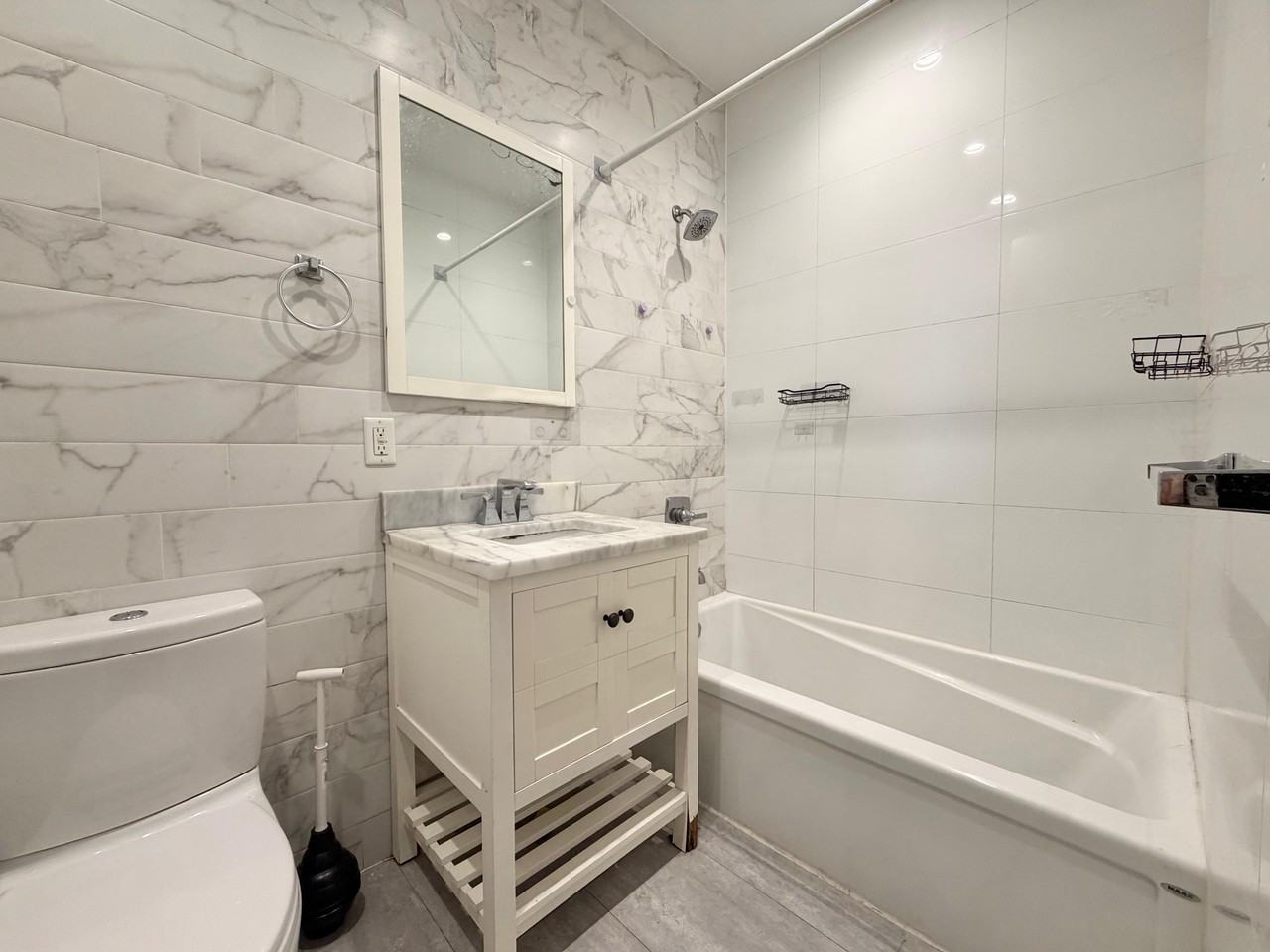 Private Bedroom in 4 Bedroom/1.5 Bathroom Home - Photo 3 of 6