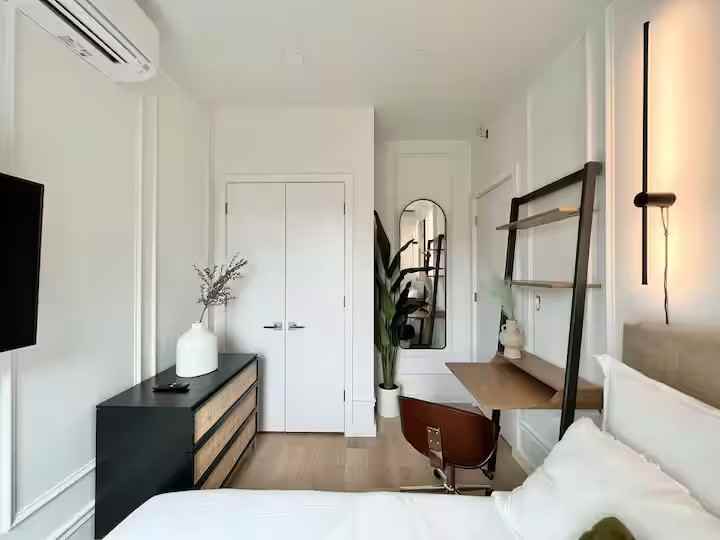 Private Bedroom in 4 Bedroom/4 Bathroom Home - Photo 2 of 7