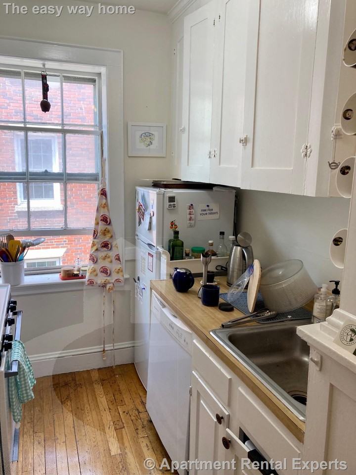 285 Harvard St #307 - Photo 6 of 17