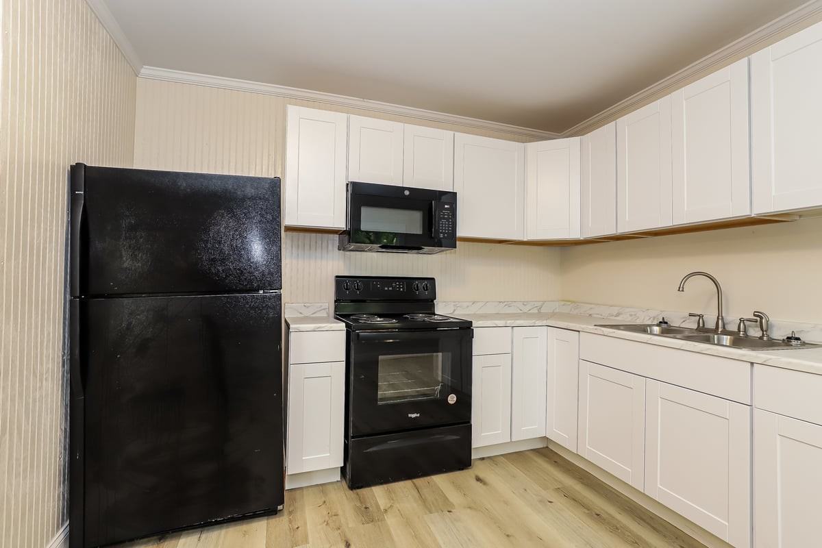1312 Vernon Pl #A - Photo 4 of 11